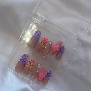 PURPLE AND PINK SHELL NAILS